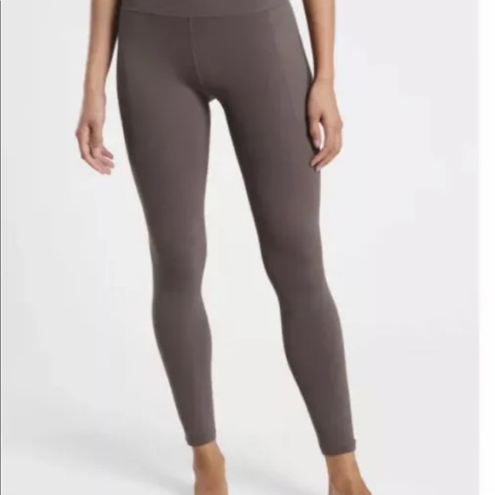 Athleta Salutation Stash Pocket II 7/8 Leggings—Small